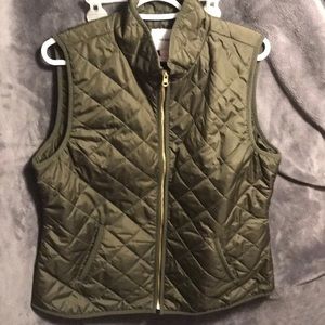 Thin puffy vest